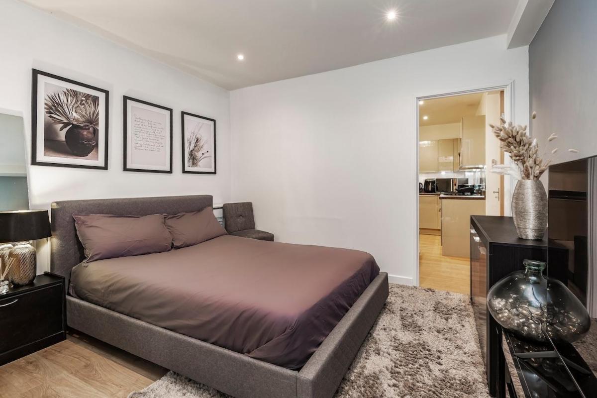 Cozy 2 Bedrooms, Devons Rd Dlr Londra